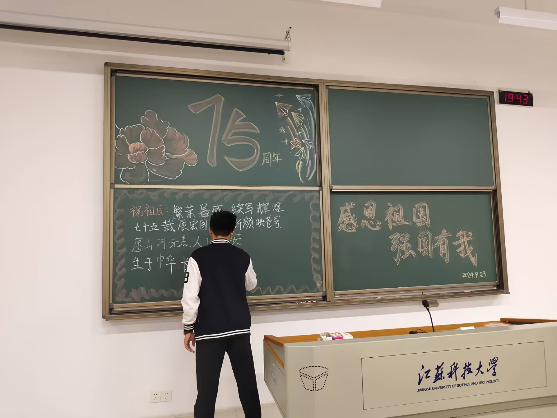 1727138909727218.jpg AF18DF9A3CF4B6FF9F9DD020ACDED53C.jpg