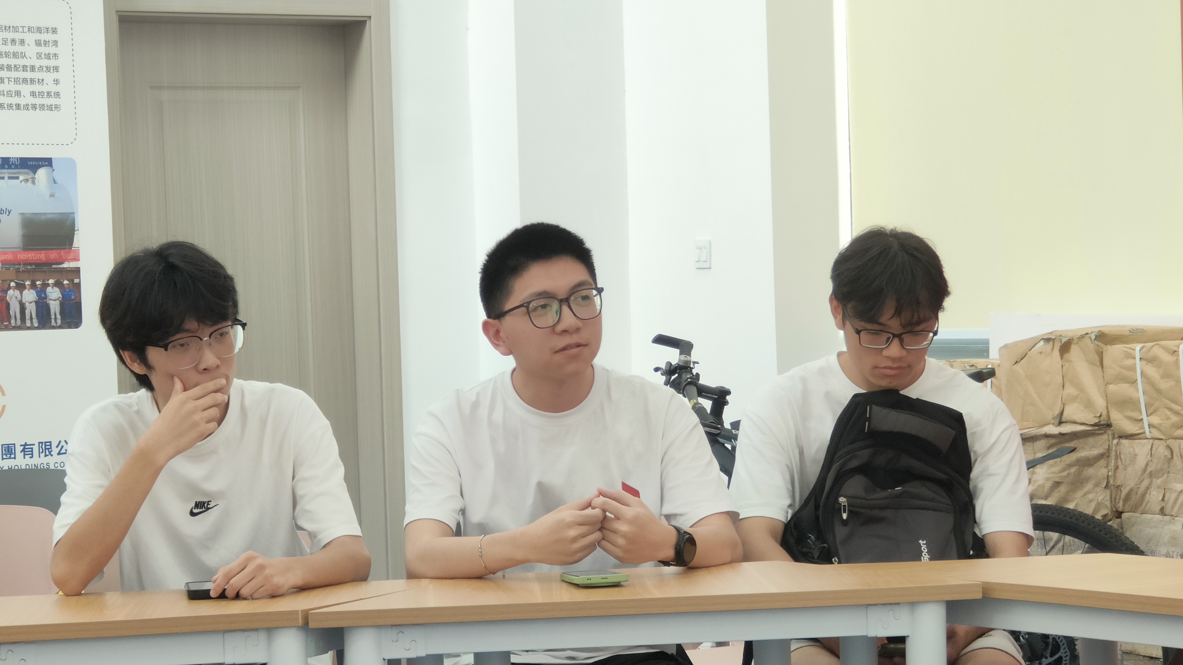 1727144654747172.jpg 学生1.jpg