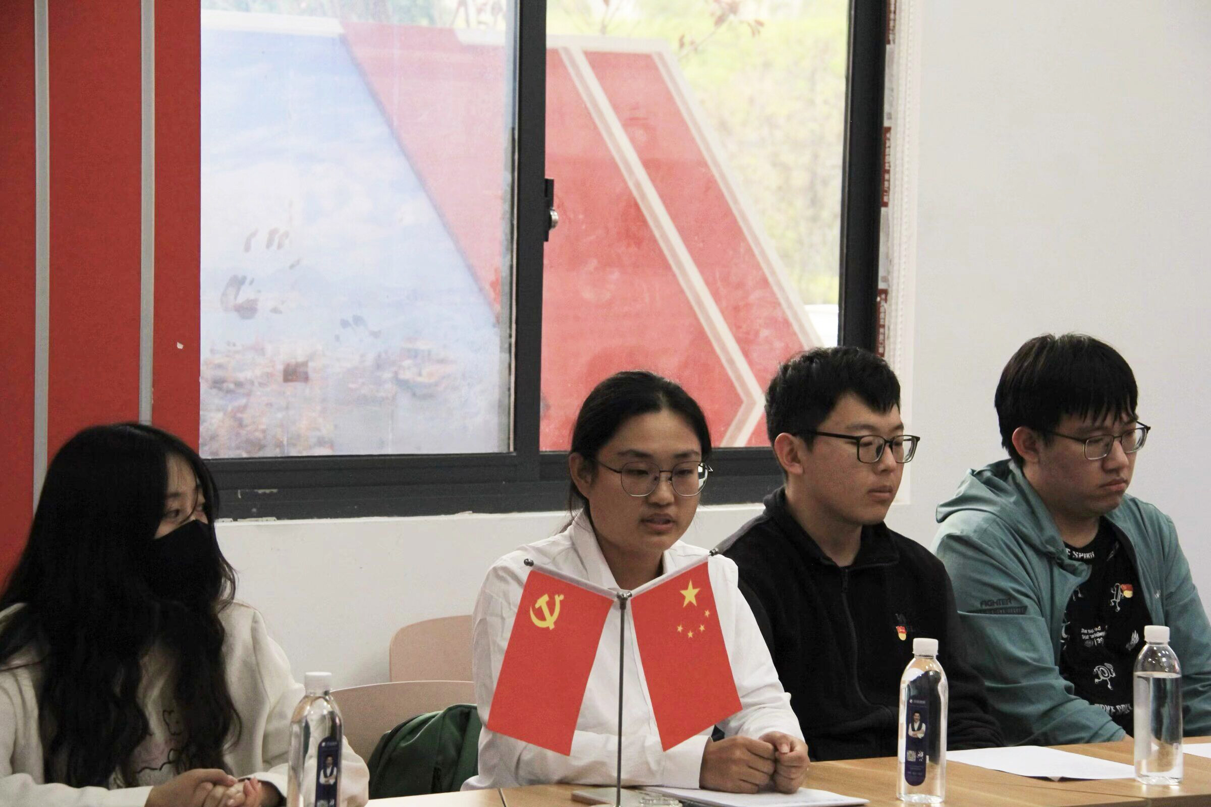 1729497099937613.jpg 1729497099937613.jpg